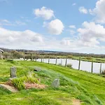 Holiday home Cowslip - Uk51201 Staintondale