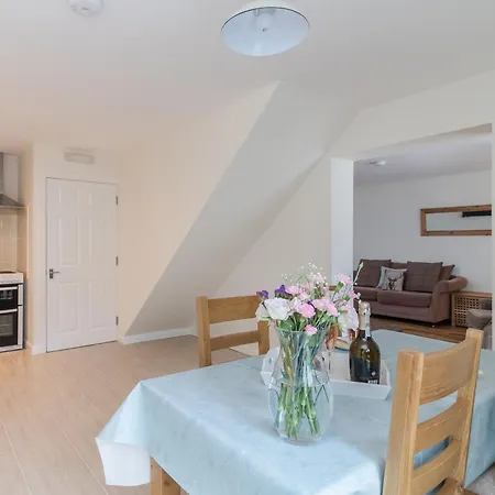 Nyaraló Cowslip - Uk51201